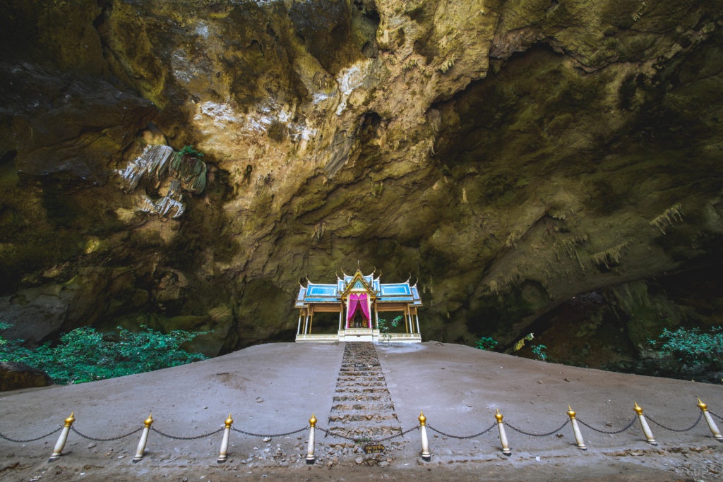 タイ ホアヒンの秘境 プラヤーナコーン洞窟 行き方やオススメの時間帯は